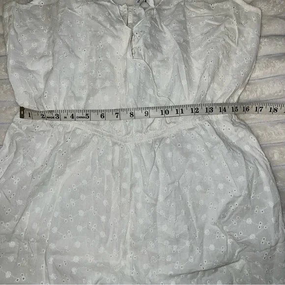White Eyelet Romper XL - Picture 11 of 12